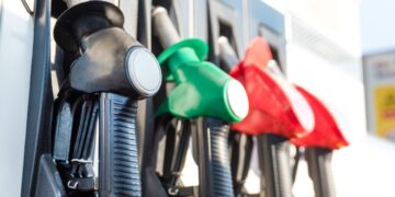 Автоэксперт Ершов рассказал, какой бензин лучше заливать в машину в морозы — Российская газета